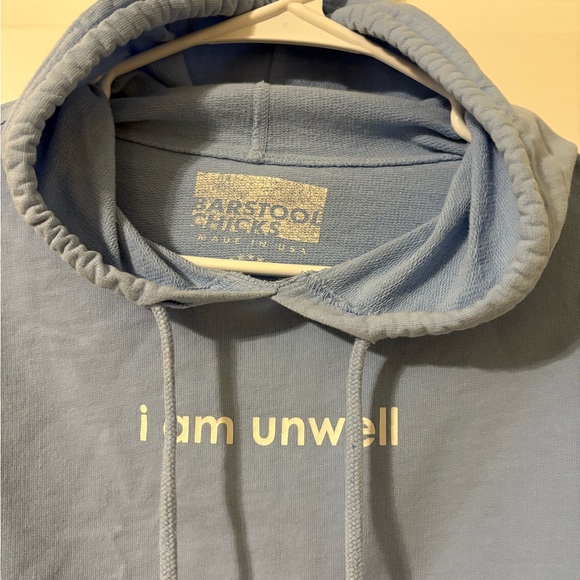 Barstool Chicks Cropped Hoodie - Picture 3 of 7